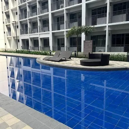 Shore 2 Apartment With Balcony Manila Exterior photo