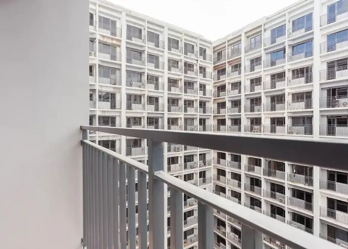 Shore 2 Apartment With Balcony