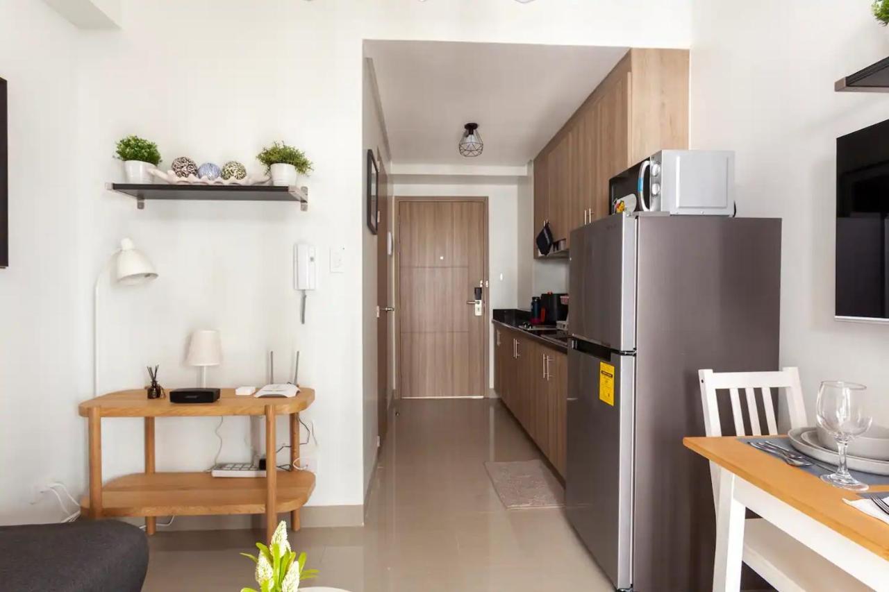 Shore 2 With Balcony Apartment *